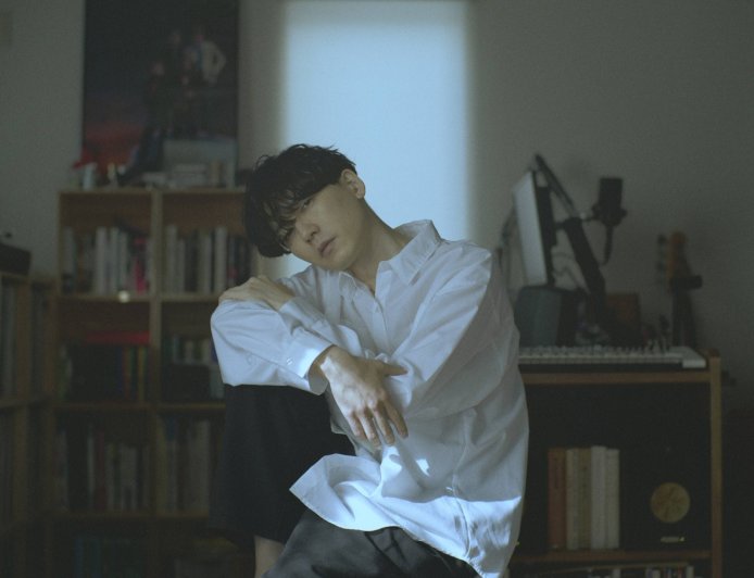 Kan Sano lets go of control and lets others in on ‘Mojacat’