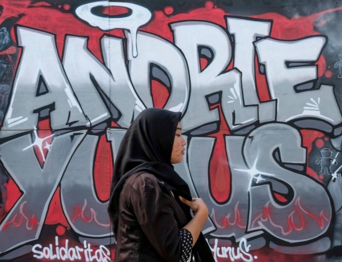 Acid attack in Indonesia evokes brutality of Suharto era