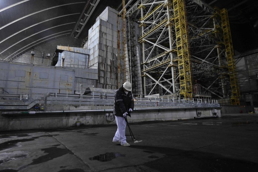 Chernobyl containment at risk of 'catastrophic' collapse, Greenpeace warns