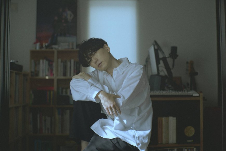 Kan Sano lets go of control and lets others in on ‘Mojacat’