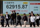 Japanese stocks steady near historic highs as tech and war weigh on sentiment