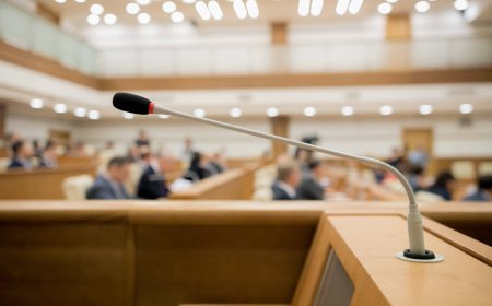 Town assembly in Akita Prefecture removes unconscious mayor
