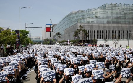 Samsung and labor union to meet in ‘last chance’ to avert strike