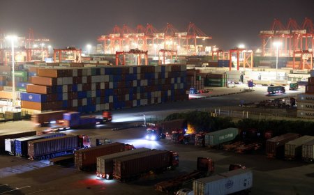 U.S. indicts seven Chinese over shipping container conspiracy