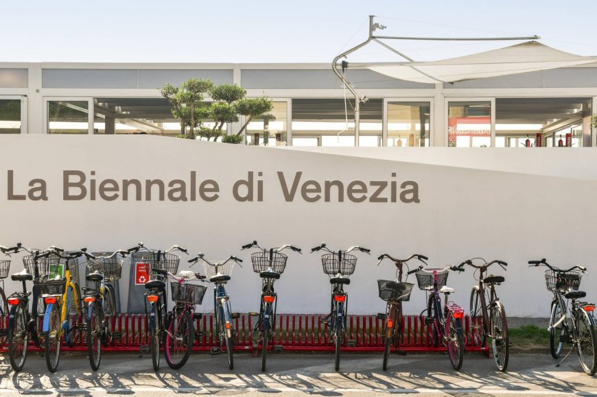 Jury of Italy's Venice Biennale resigns en masse