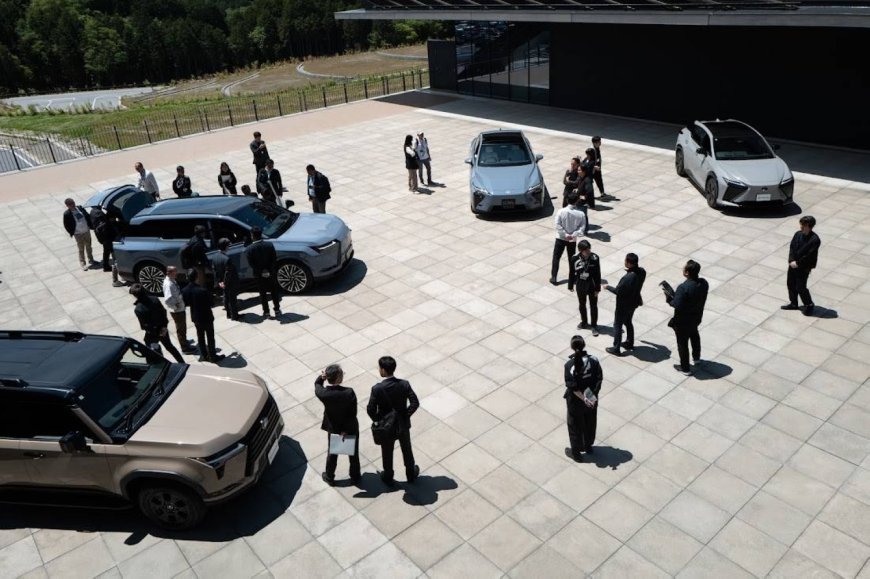 Toyota forecasts abrupt profit drop on Iran, shares fall
