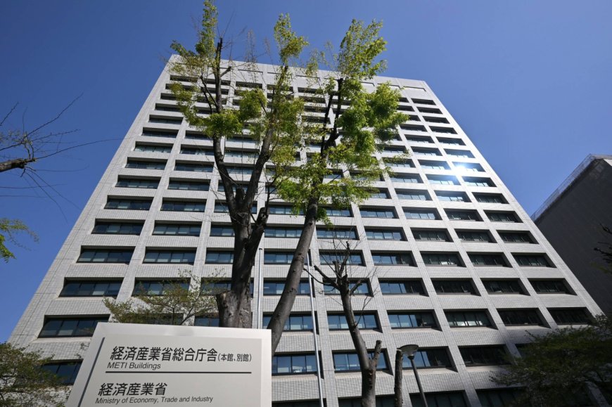 Japan considers sending officials to Russia by end of May