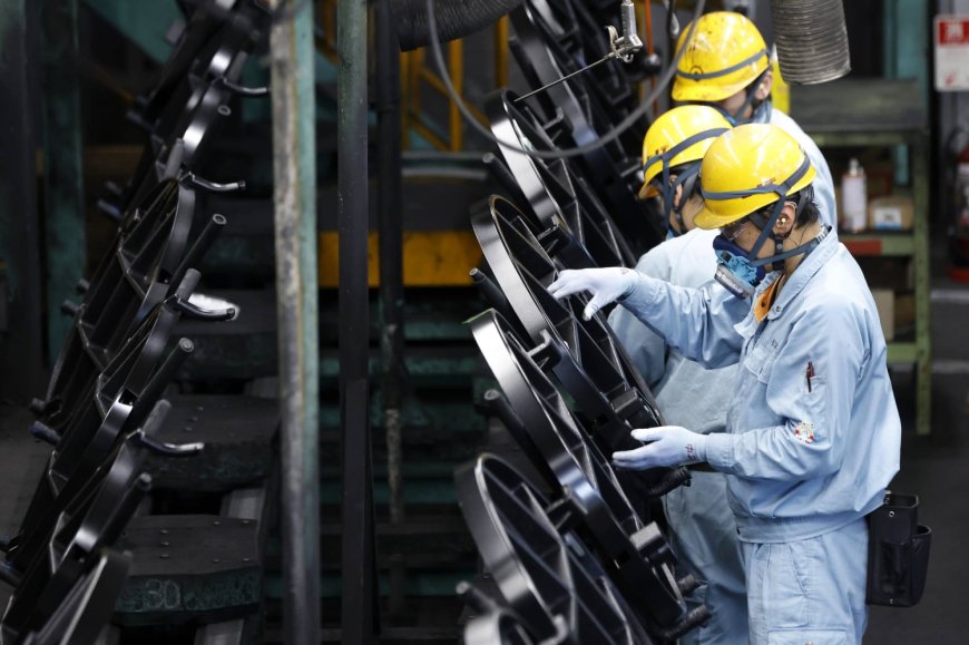 Japanese producer prices jump by the most since 2014, backing case for rate hike