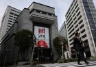 Nikkei 225 breaks 70,000 on hopes for peace and a stable supply of oil