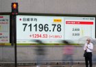 Yen hits 23-month low and Nikkei 225 breaks 71,000 for first time