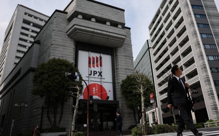 Nikkei 225 breaks 70,000 on hopes for peace and a stable supply of oil
