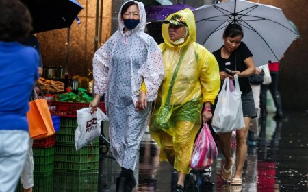 Asia’s vendors grapple with rising costs of ever-present plastics