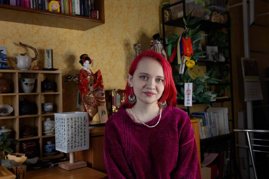 Ukrainian haiku poet finds small miracles in war