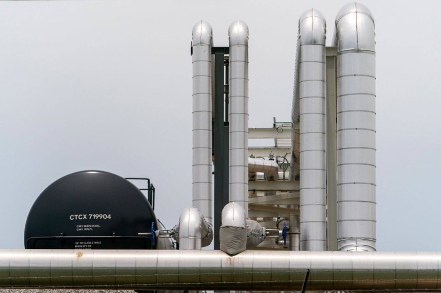 Brent oil erases wartime gains as Hormuz reopening boosts supply