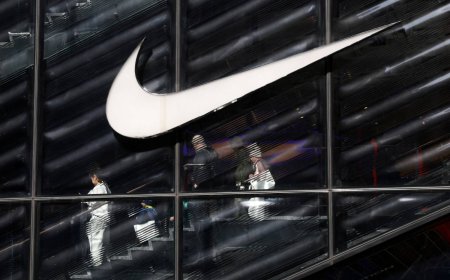 Nike severs Chinese distribution deals in strategic shift