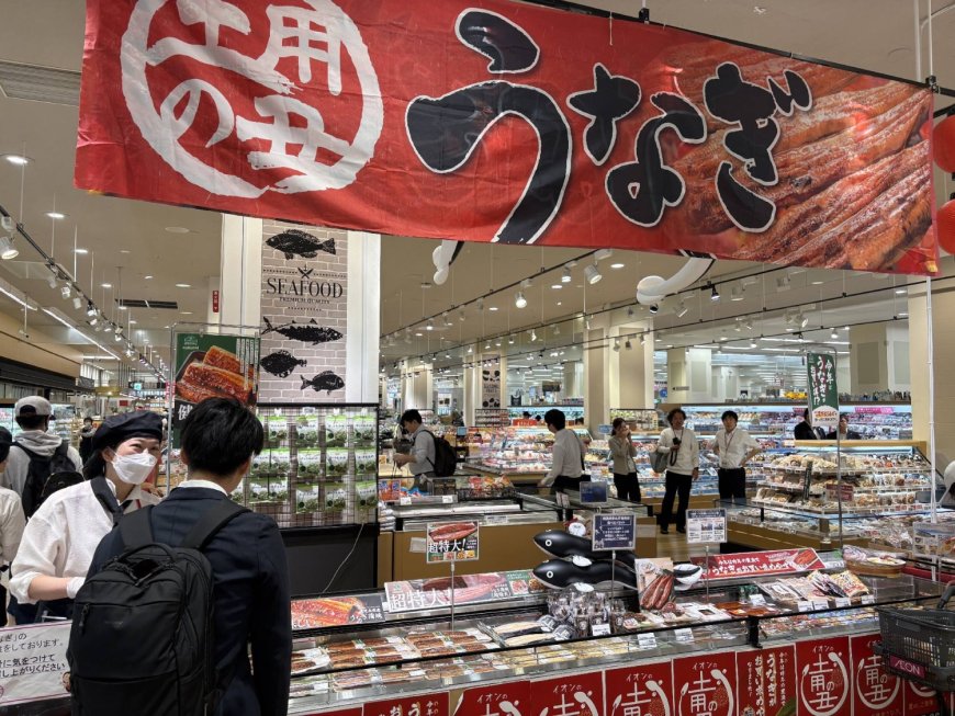 Japanese retailers offer various eel products for Day of the Ox