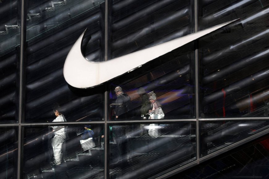 Nike severs Chinese distribution deals in strategic shift