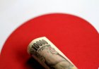 Yen jumps on U.S. data as traders watch for intervention clues