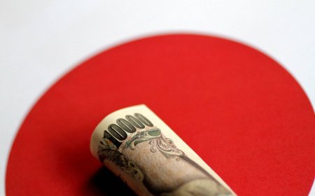 Yen jumps on U.S. data as traders watch for intervention clues