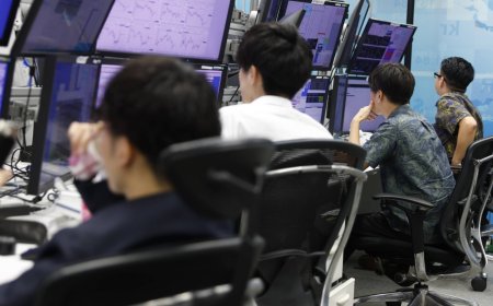 Carry traders exploit intervention to rebuild yen shorts
