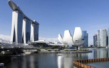 Singapore casino’s winning streak puts pressure on losing rival