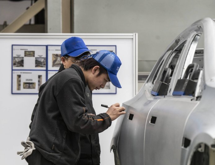 Tesla and other automakers begin record vehicle recall in China