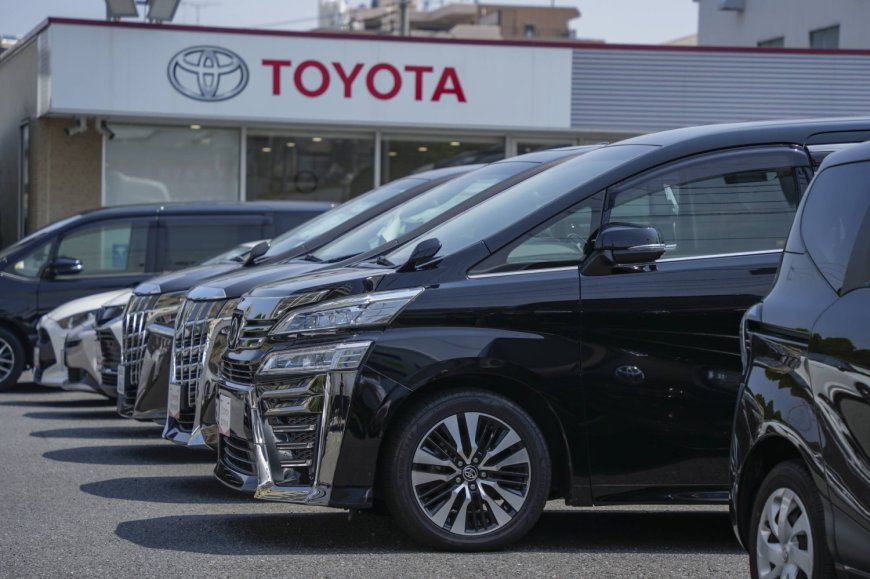 Toyota unveils ¥1 trillion share buyback and raises profit outlook