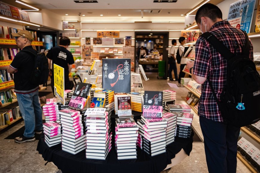 Fans rush to buy copy of Keigo Higashino’s final work