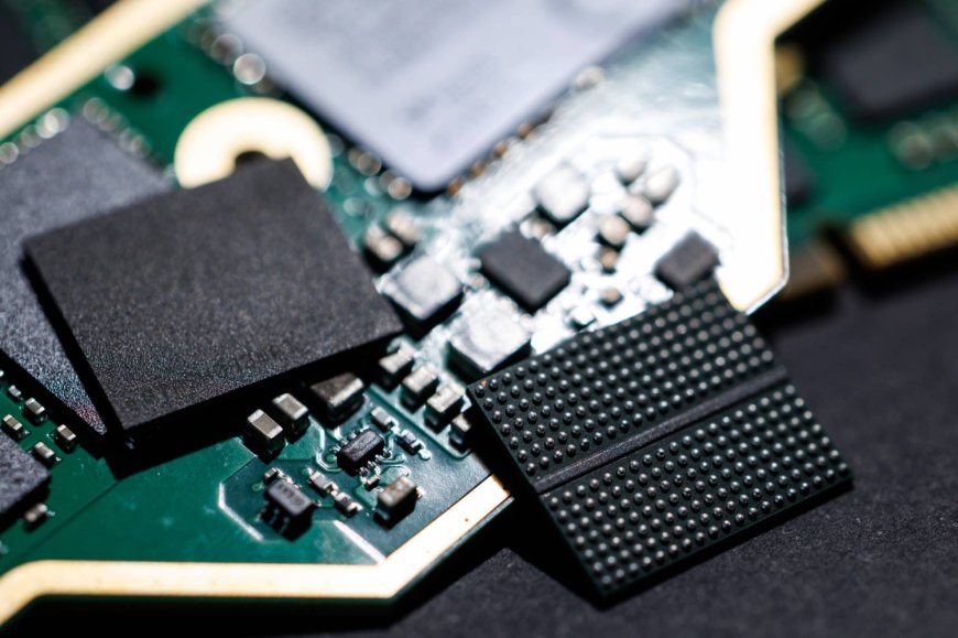 SK Hynix weighs Japan memory fab partnership to supply AI boom