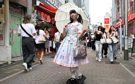Japanese feminist theater troupe fights misogyny in ‘cute’ Gothic Lolita fashion