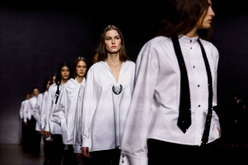 Lavish runway shows target wealthiest shoppers as others spend less on luxury