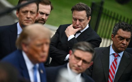 Musk’s political baggage clouds prospects for SpaceX-Tesla deal