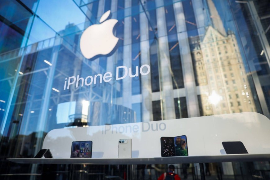 Apple’s foldable iPhone Duo draws early complaints of screen cracking